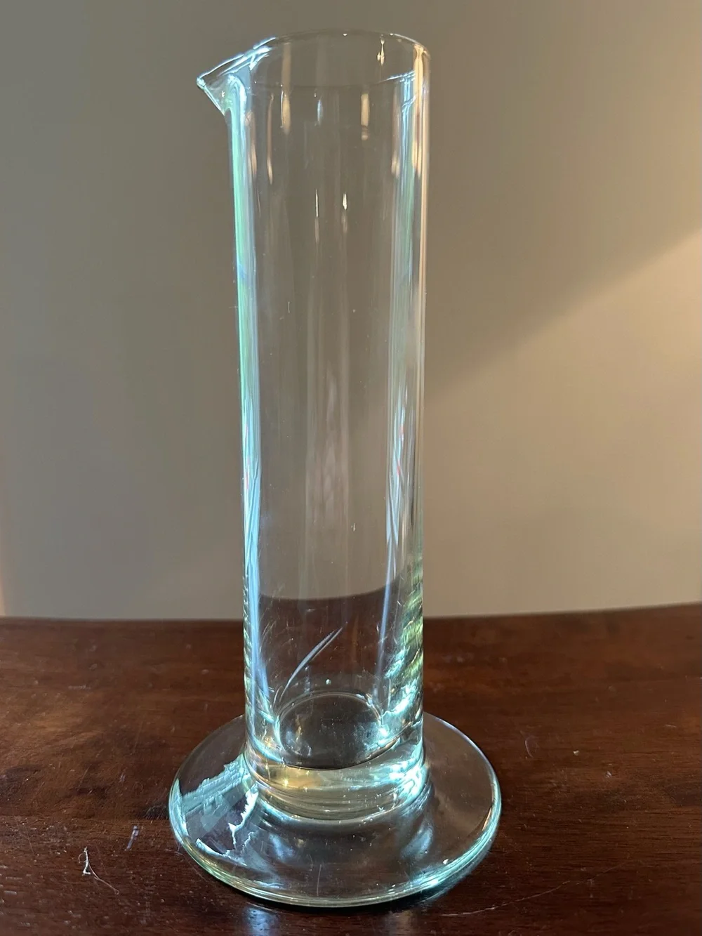 Beaker style clear glass vase • Pour spout • vintage